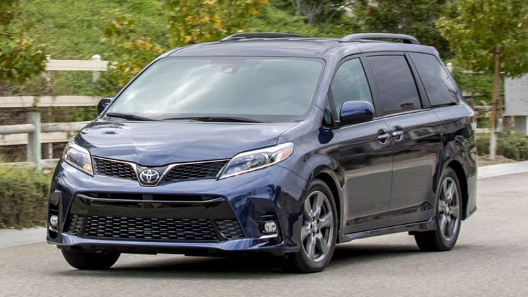2018 Toyota Sienna front left